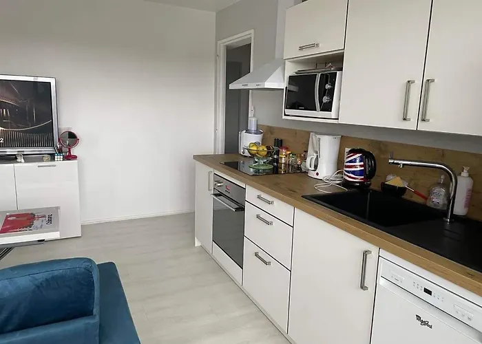 Calme Et Ensoleille * Эрувиль-Сен-Клер